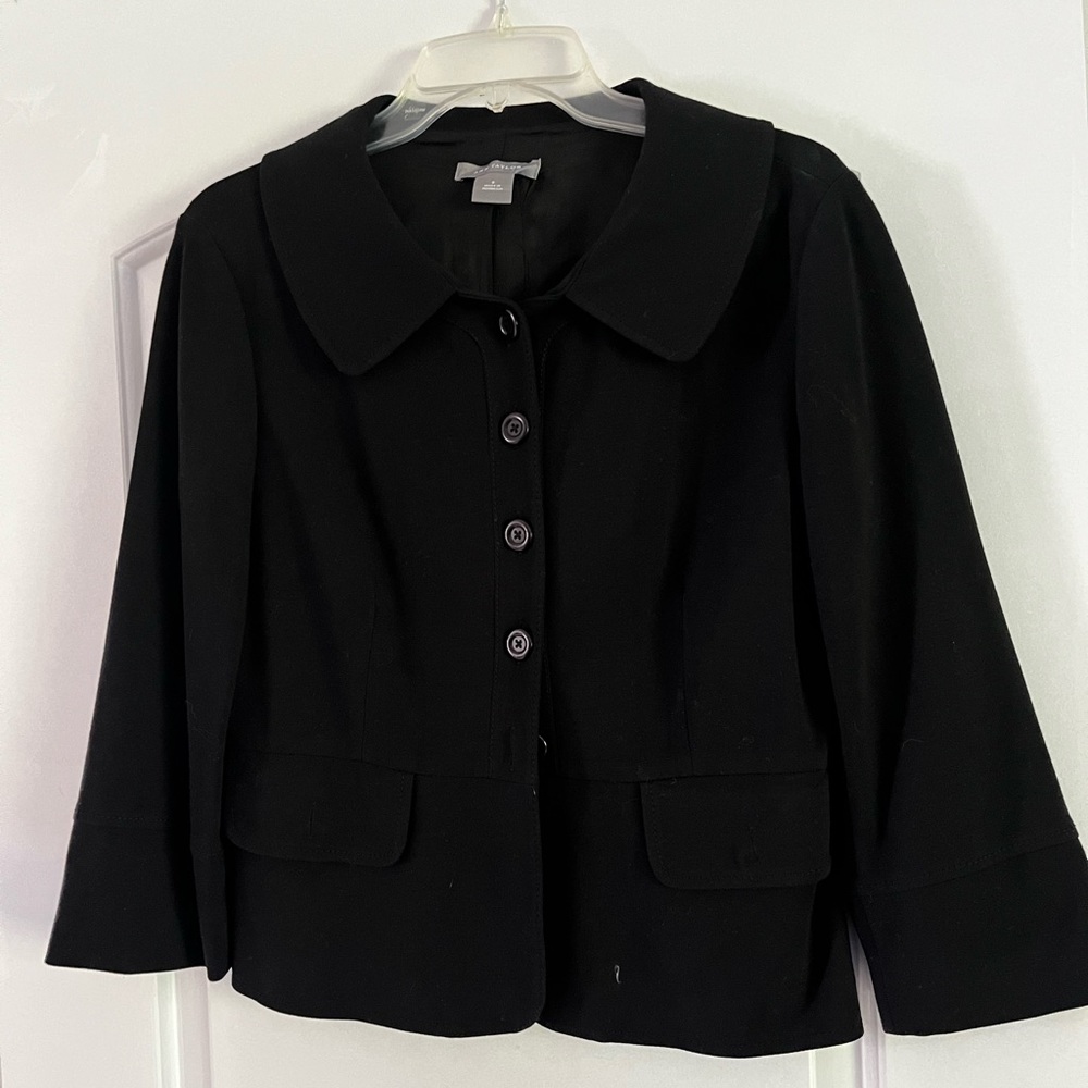 Ann Taylor jacket, black. Size 8. 21 inches from shoulder to bottom. Lined.